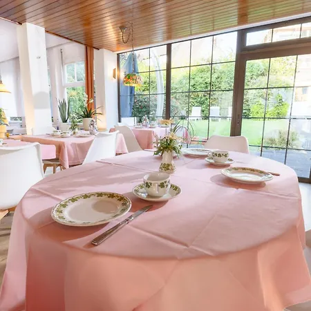 Hotel Haus Moers *